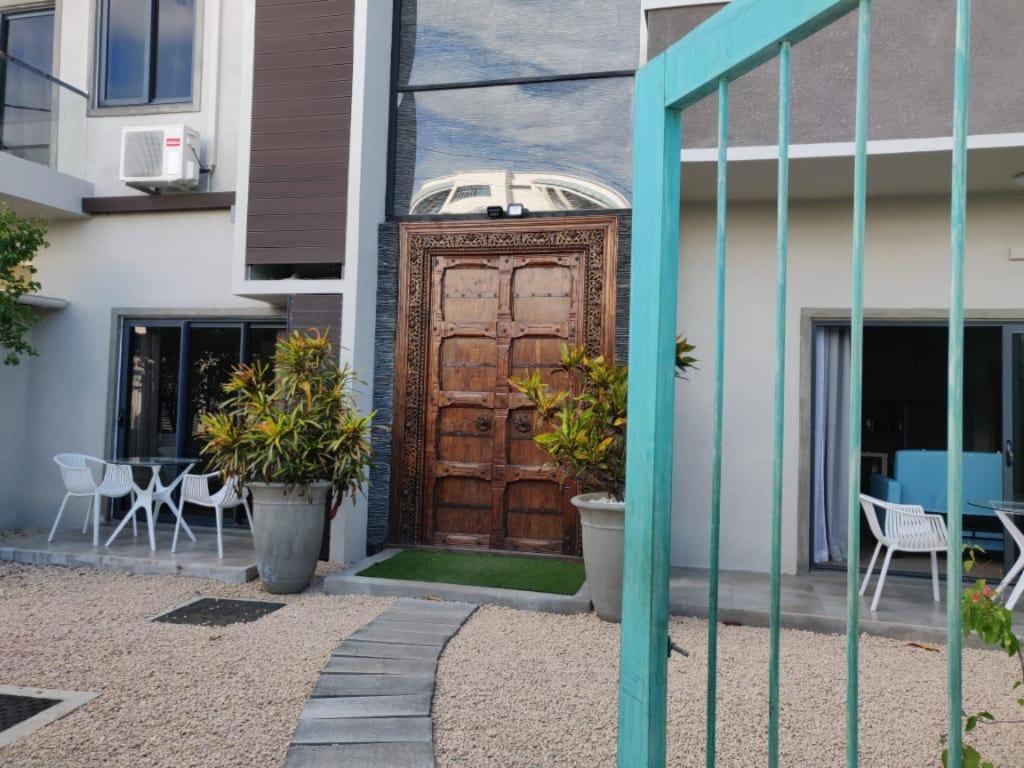Shanti Haveli Beachfront Apartments Flic-en-Flacq Extérieur photo