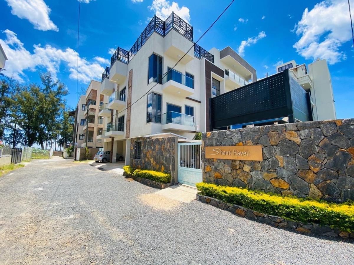Shanti Haveli Beachfront Apartments Flic-en-Flacq Extérieur photo
