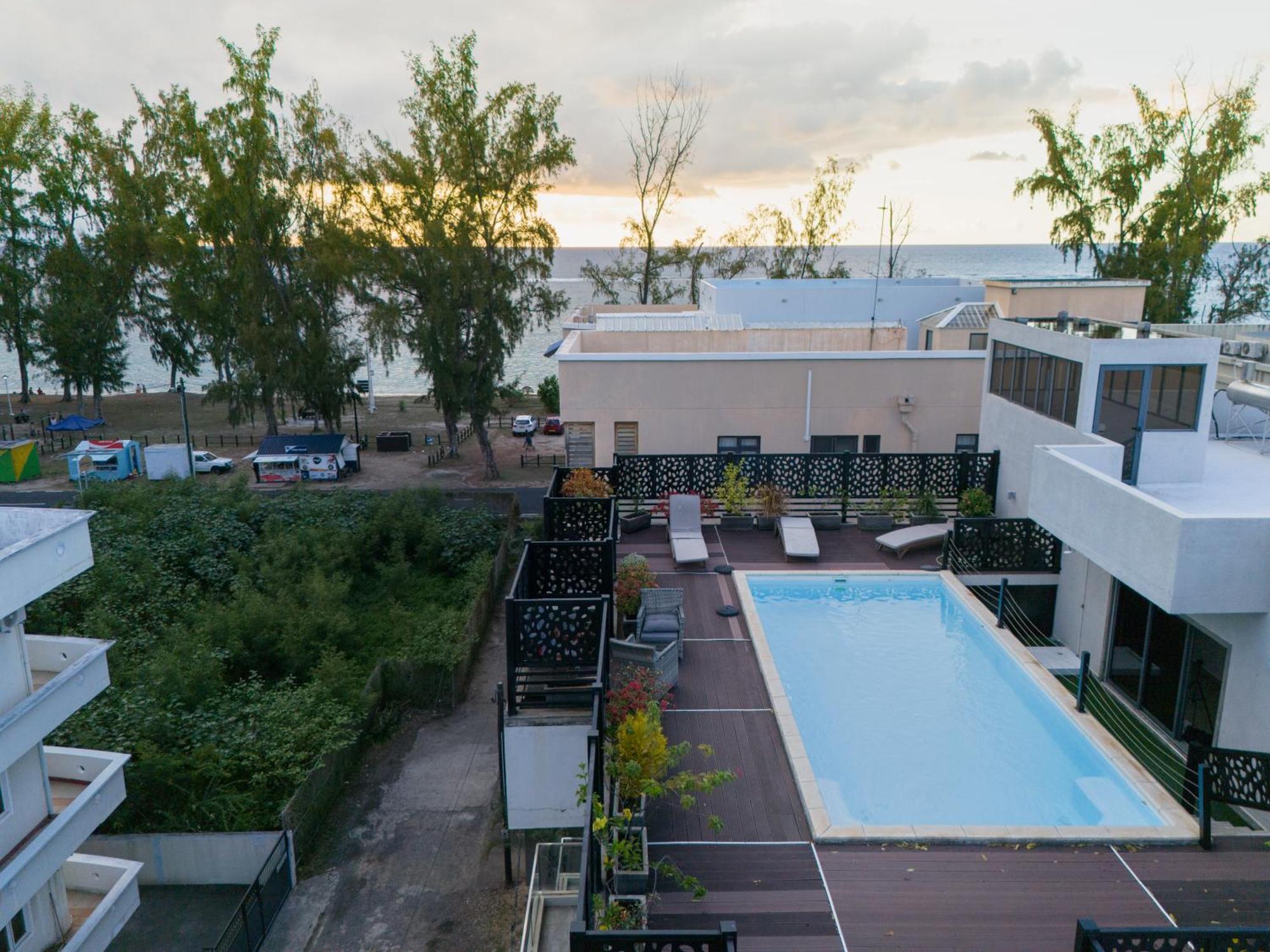 Shanti Haveli Beachfront Apartments Flic-en-Flacq Extérieur photo